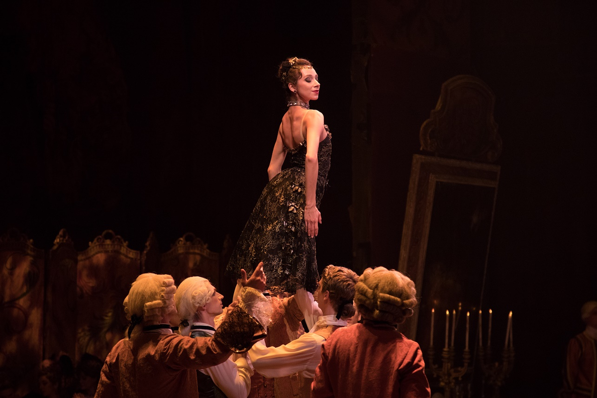 Манон Оксана Кардаш