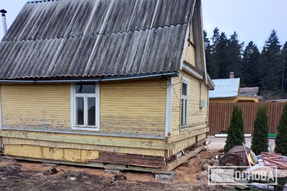 Замена нижней обвязки, подъем и установка дома на блоки в СНТ "Андреевка-1"
