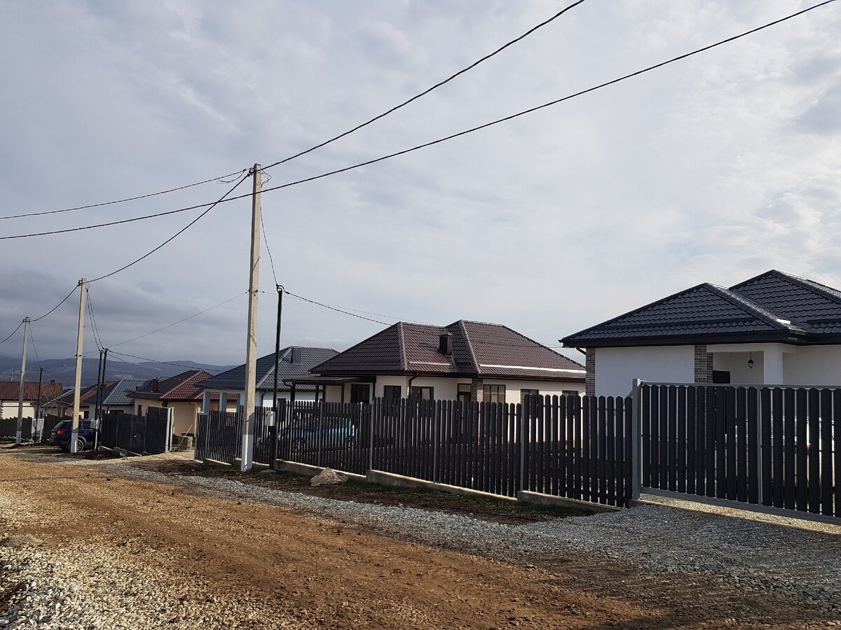 Вот такие домики все в одном стиле