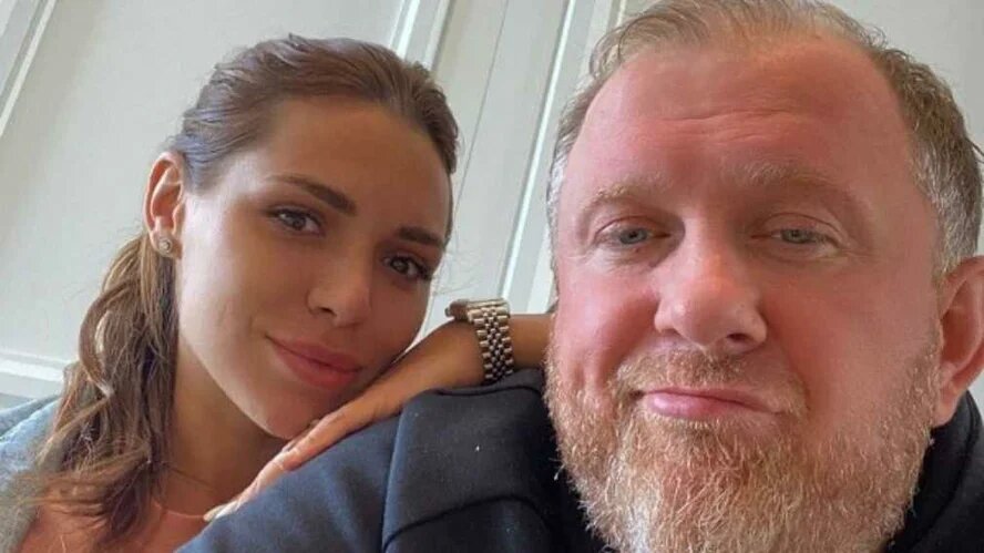 Сам шоумен ранее сообщал, что в Москве они устроят небольшое торжество для родных и близких, а гуляния молодожены собираются провести на родине Валерии — в Тамани. Праздник будет организован в казачьих традициях.