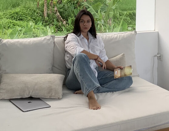 Листайте карусель. Такую виллу я сняла со своей подругой на выходные в районе Убуда посреди рисовых полей. Название виллы "Ceylon villas"