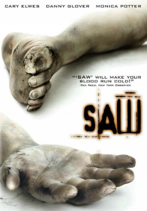 Оказавшись в странном здании, двое незнакомых людей не понимают, что с ними происходит. Их ноги прикованы к трубам, а рядом, в центре комнаты лежит убитый мужчина и пистолет. Странная ванная комната в заброшенном складе становиться настоящим испытанием для двух пленников.

Внезапно герои находят диктофон с записями, в которых загадочный голос начинает диктовать условия и целый перечень правил. Если участники этой смертельной игры будут следовать указаниям таинственного голоса, то вполне возможно, что один из них выберется отсюда живым.

Но загадочный автор этой игры желает чтобы один убил другого, иначе в противном случае умрут не только они, но и их близкие. Благодаря множеству подсказок вокруг, оба участника этого действия начинают осознавать, что попали сюда не случайно, а за все свои ужасные поступки придется поплатиться своей жизнью