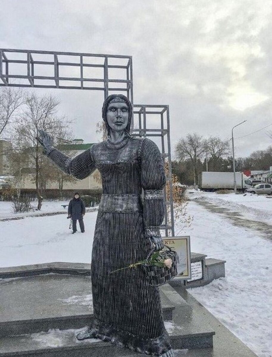 Скульптура аленки в нововоронеже фото