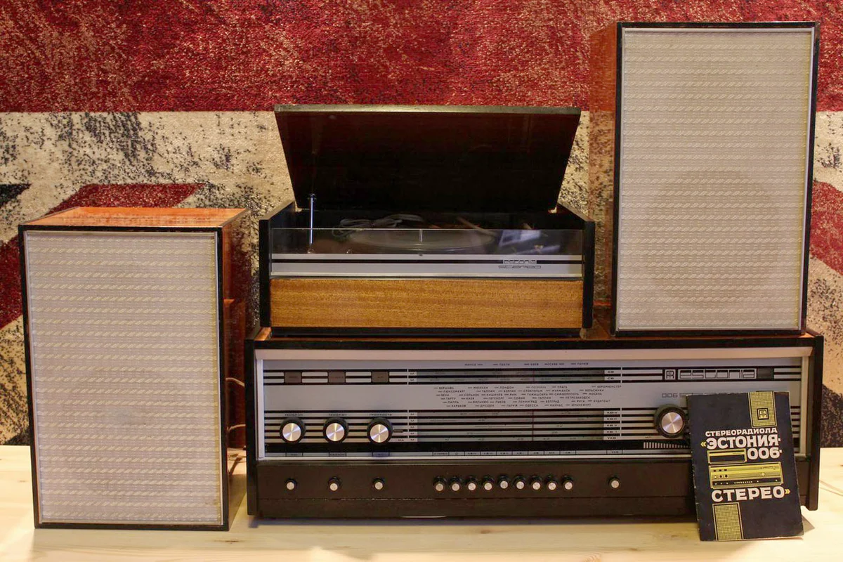 Фото из открытых источников. Сам девайс вроде на даче до сих пор, сохран - норм.