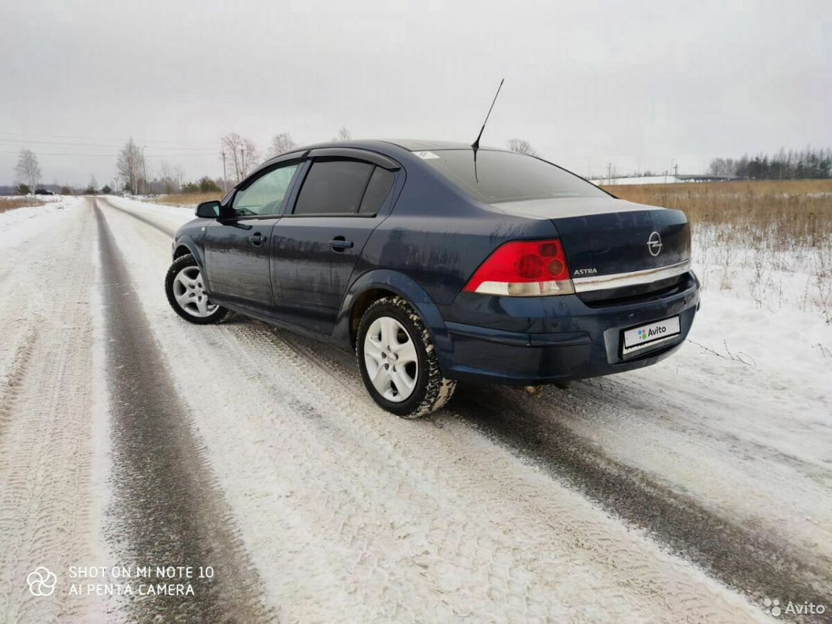 Автомобиль выпуска 2011 года всего с 2 владельцами, мужем и женой.