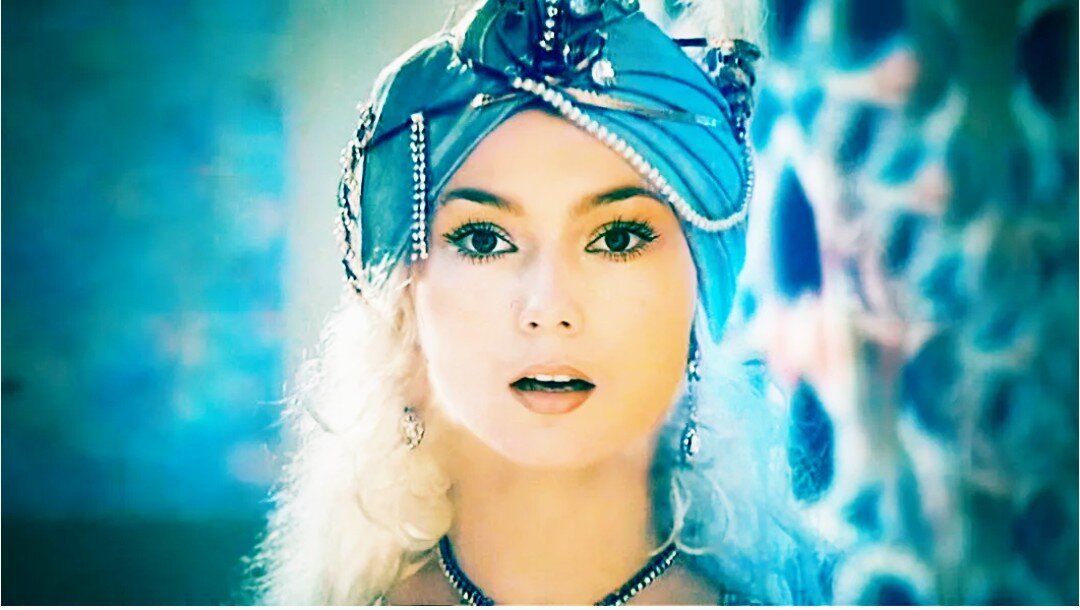 «И еще одна ночь Шахерезады" , в роли принцессы Малики.