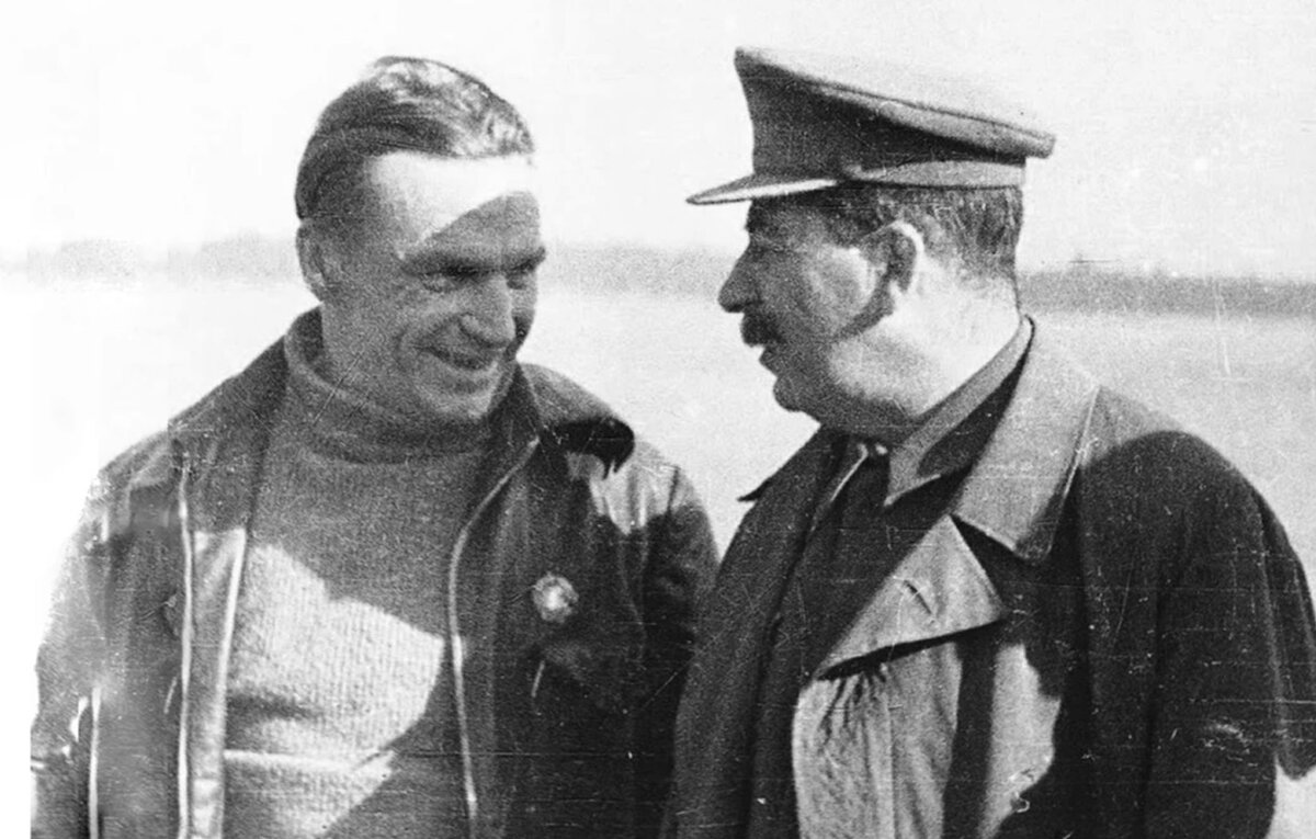 Валерий Чкалов и товарищ Сталин.