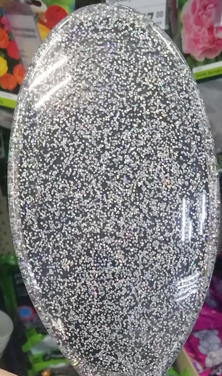 Расческа для волос. Состав: ПС, ТПР, нейлон. Представлена в 2х расцветках. С серебристыми блестками и с золотыми блестками. Аккуратные, яркие. 