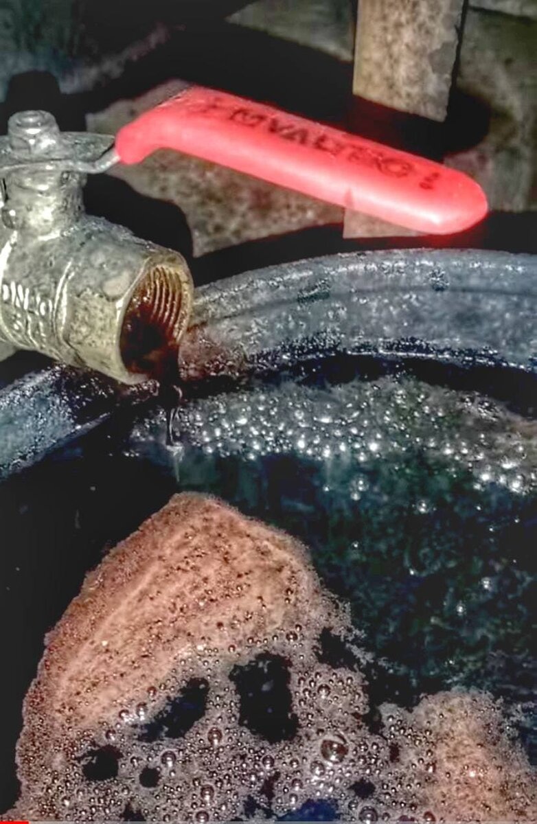 За сутки набиралось целое ведро конденсата (из теплообменника и из дымохода)