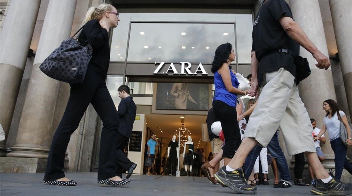 Одежда стала никому не нужна. Zara закрывает сотни магазинов | Anda ya! |  Дзен