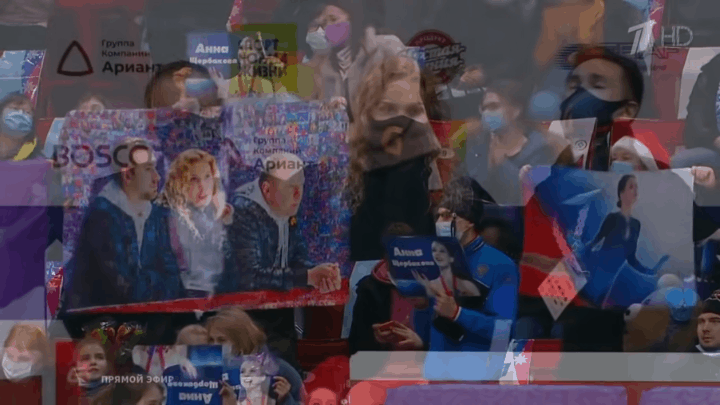 Сергей Дудаков, Этери Тутберидзе, Даниил Глейхенгауз после проката КП Анны Щербаковой. Фото: гифка автора