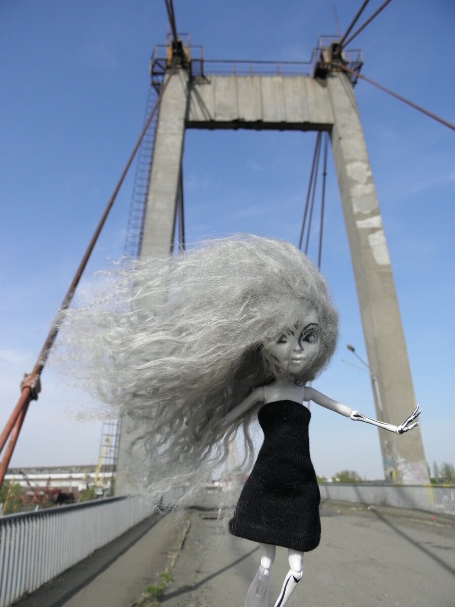 Рыбальский мост на реставрации в 2013 году.