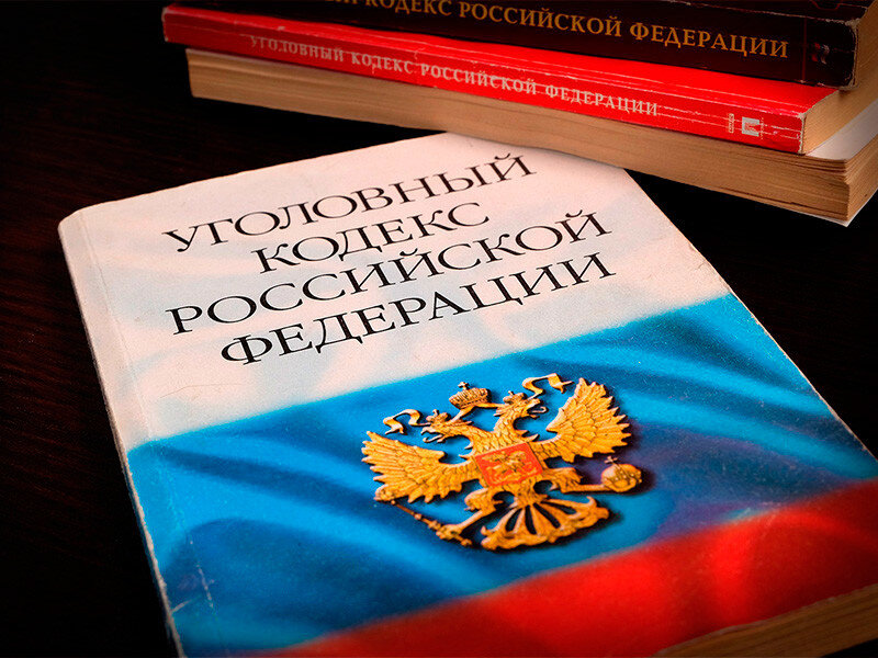 В Якутске арестовали руководителя школьного кружка "Патриот" по делу о сексуальном насилии над несовершеннолетними девочками, сообщило местное управление Следственного комитета.