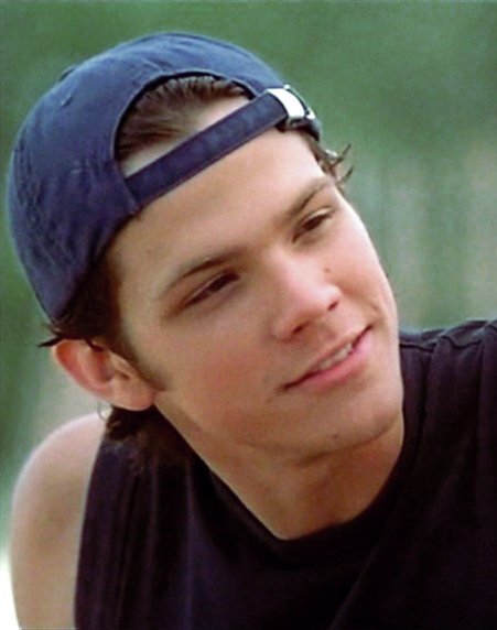 Джаред Падалеки в молодости (кадр из фильма «Кольцо бесконечного света»)