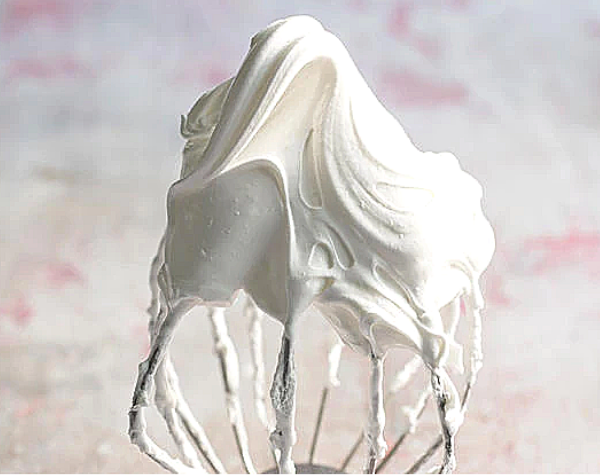 возгонка льда. мокрый сахар. сахар тает.