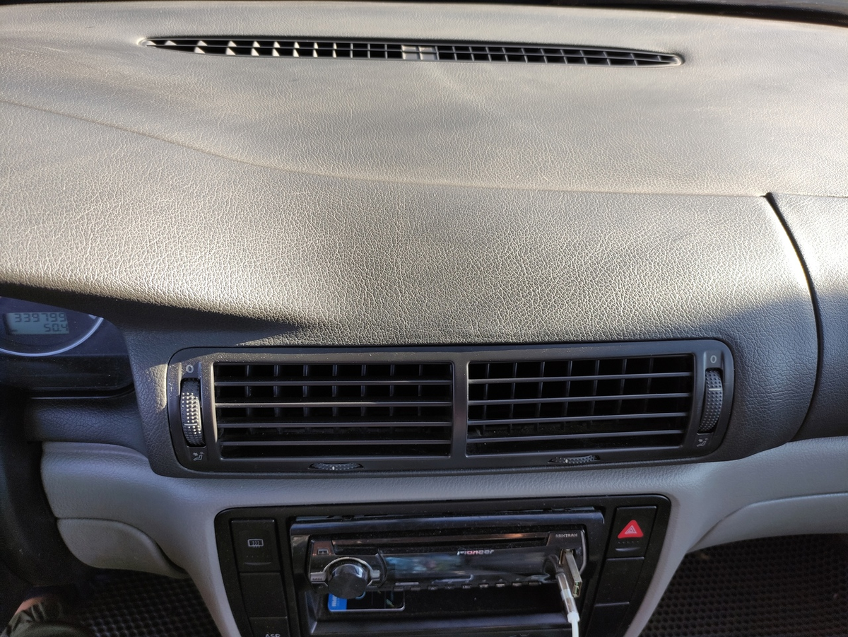 Пластик выглядит, будто давно высох