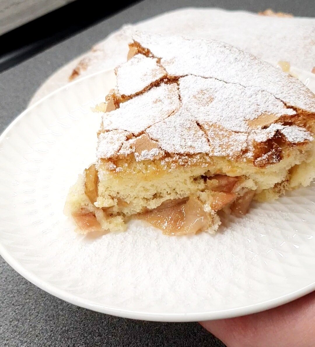 Шарлотка с корочкой