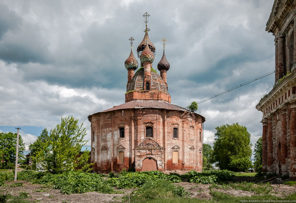 Храм в селе Курба Ярославской области