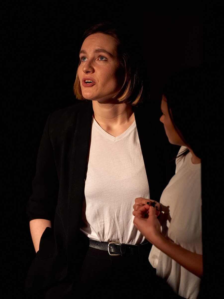 Анастасия Проскурякова в спектакле "Уличённая ласточка"