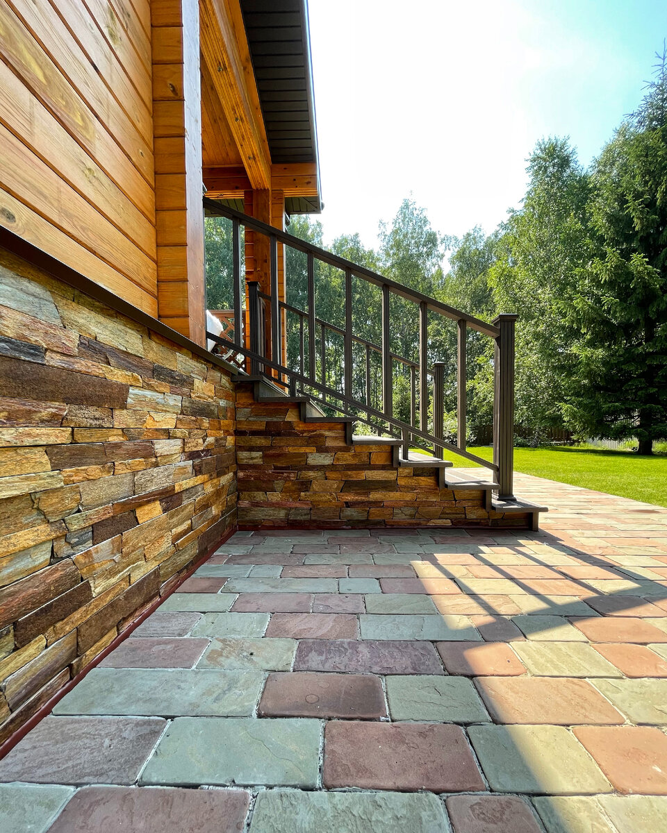 Мощение отмосток и отделка цоколя бригадой ROKS