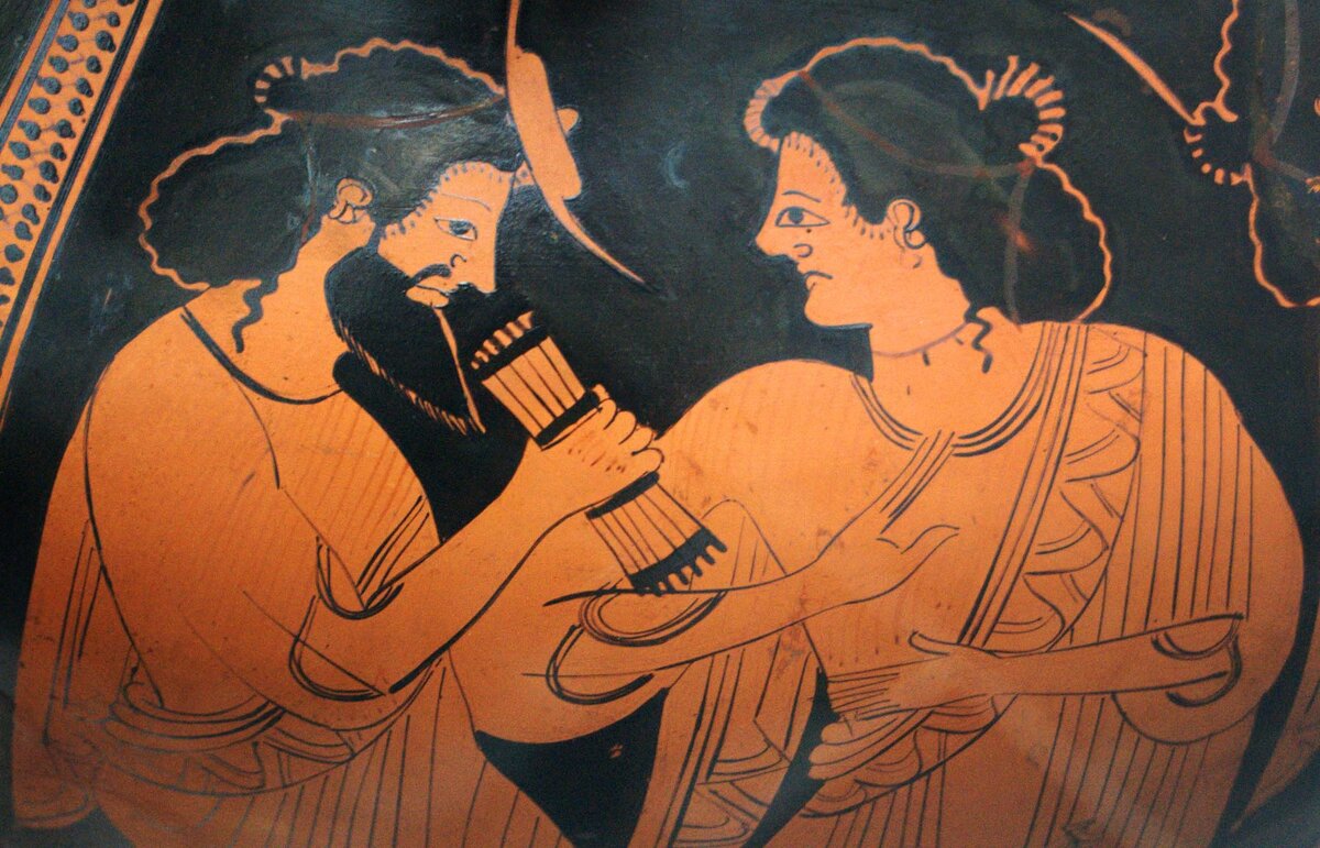 Изображение богини Майи на греческой амфоре (около 500 до н.э.)