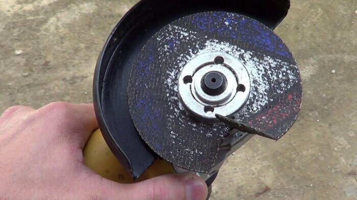 Затягивать следует пожестче. |Фото: YouTube.