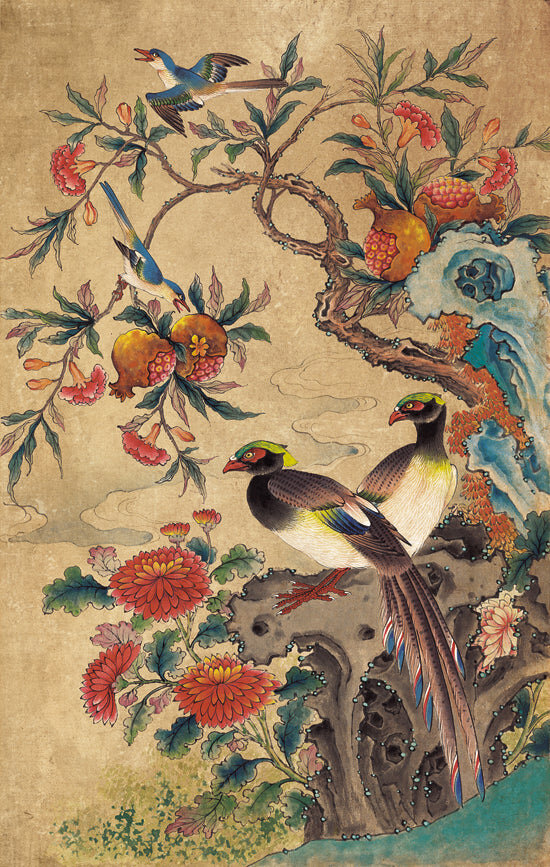 화조도 ~ hwajodo ~ хваджодо. На картинах такого типа присутствуют пары птиц, оленей, кроликов, бабочек или пчел, символизируя счастливое супружество. Картины хваджодо обычно вешали в спальне молодоженов или использовали для свадебной церемонии. Источник: koreanfolkart.org