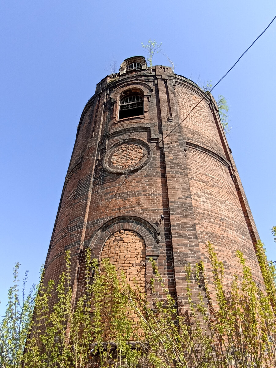 Водонапорная башня. ул. Коммунстроевская, 27