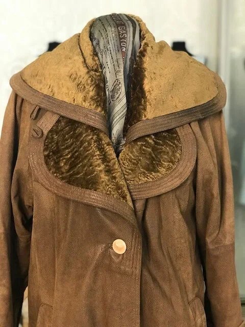 Переделка кожаного пальто. Ателье Ирины Берзиной. Смотри галерею.