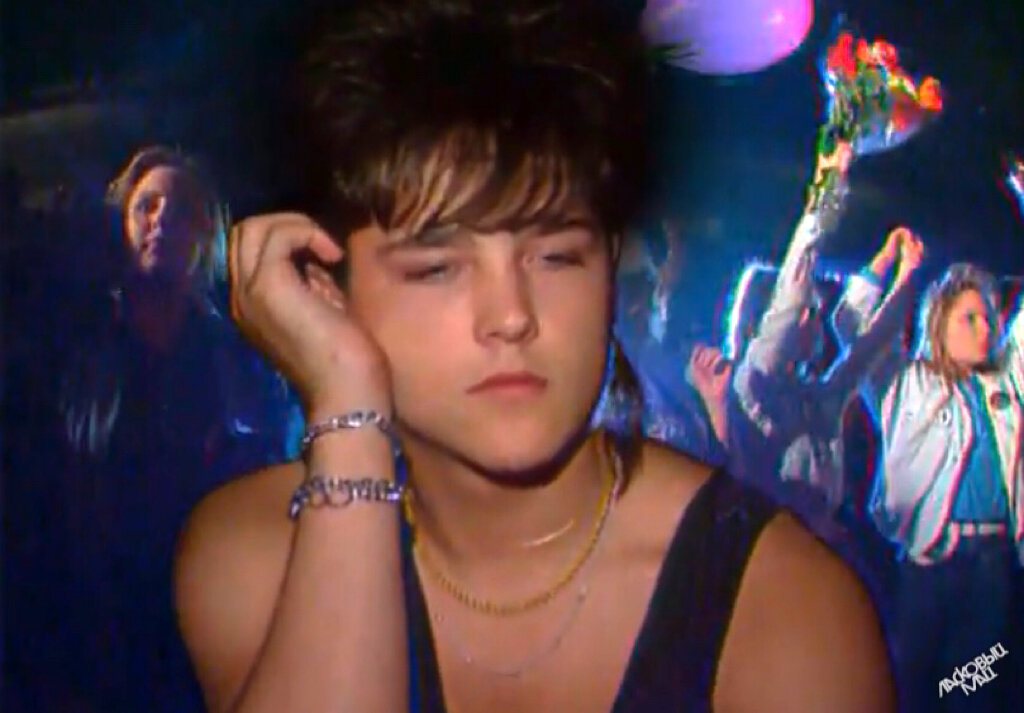 Скрин сделан автором из клипа группы