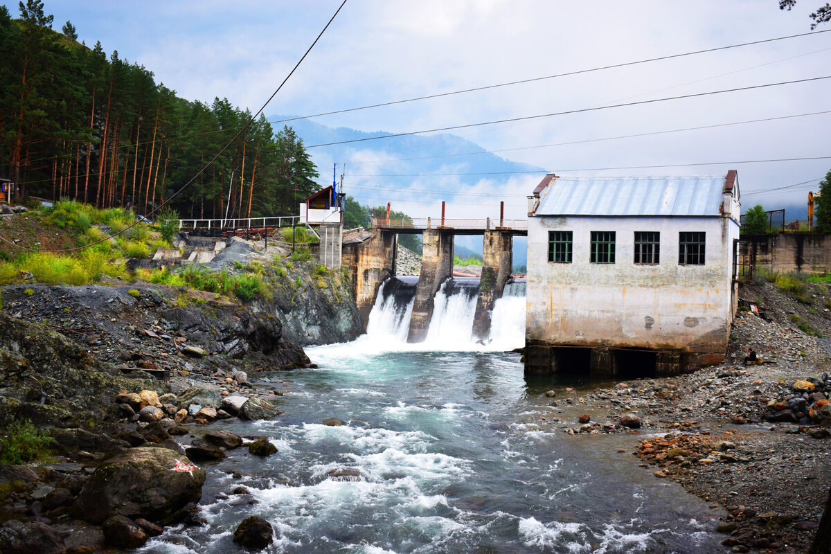 Фото 1: Чемальская ГЭС,