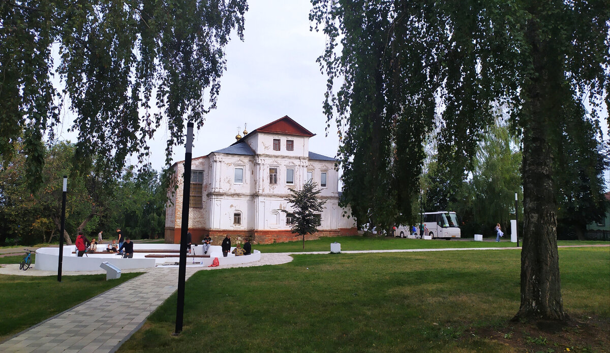 Кусочек Красной площади. Вид на Каменные палаты. Все фото автора статьи, если не указано иное. 