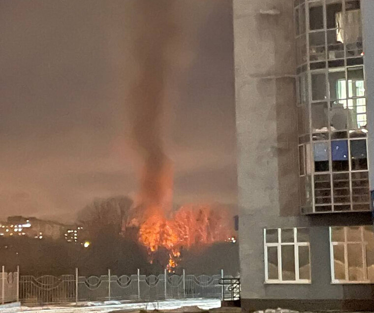    В МЧС сообщили, что пострадавших нет