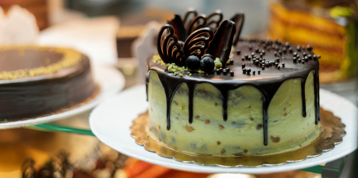 Изображение от <a href="https://ru.freepik.com/free-photo/delicious-cake-with-fruits-and-chocolate_14351890.htm#page=7&query=%D0%B1%D0%B8%D1%81%D0%BA%D0%B2%D0%B8%D1%82&position=1&from_view=search&track=sph">Freepik</a> 