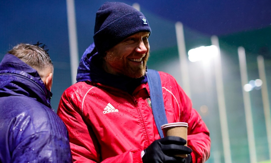    Карпин решил взять соперников количеством. Фото: РФС