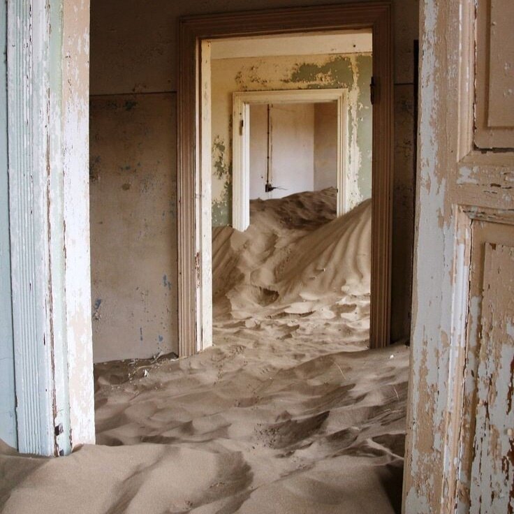 Колманскоп - город-призрак в Намибии
 
(Изображение взято из сети Интернет)