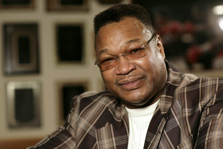 Чемпион мира в тяжёлом весе по версиям (WBC, IBF, и The Ring) - Ларри Холмс