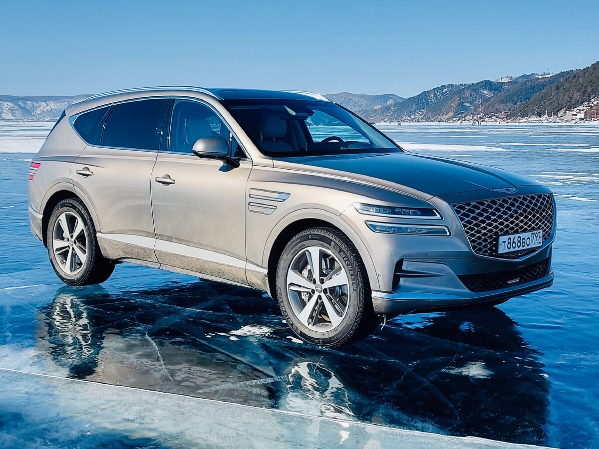 У Genesis  GV80 есть  выбор моторов - два бензиновых: турбочетвёрка 2.5 T-GDI (249 л.с., 422  Н•м) и V6 3.5 T-GDI (379 л.с., 530 Н•м) и дизельный. 