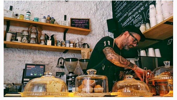 Бармены  и официанты в Испании чаще мужчины