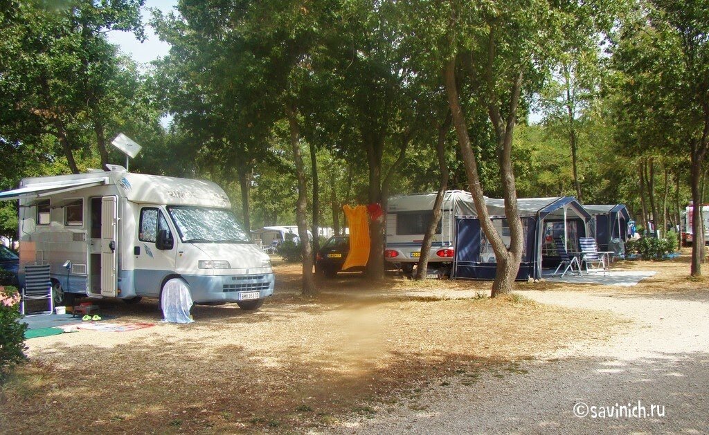 Хорватия. Курорт “Зелёная лагуна”. Отдых в автокемпинге “Zelena Laguna”. 2008 Фотограф Галина Савинич.