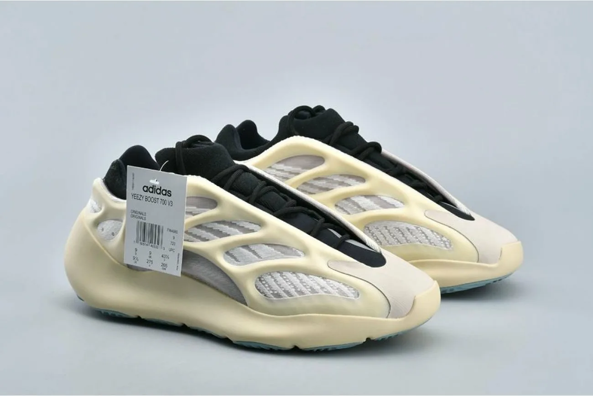 'это Adidas YEEZY(изи) Boost v3 можно приобрести за 61 доллар