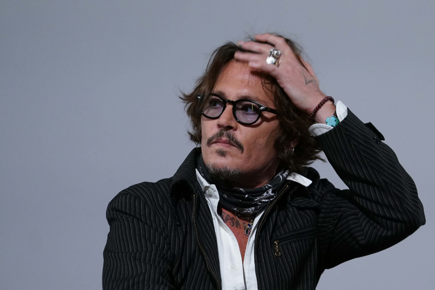 Если стоит выбор между "да" и "нет", то "да"! Сделайте это. Поцелуйте, обнимите, догоните, встретьтесь, скажите. И пусть выйдет ерунда, зато хоть попытались. "Джонни Депп"