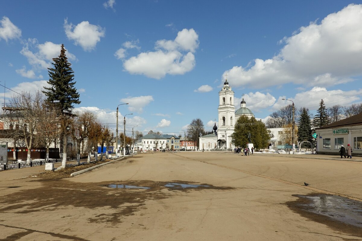 Соборная площадь с Петропавловским собором
