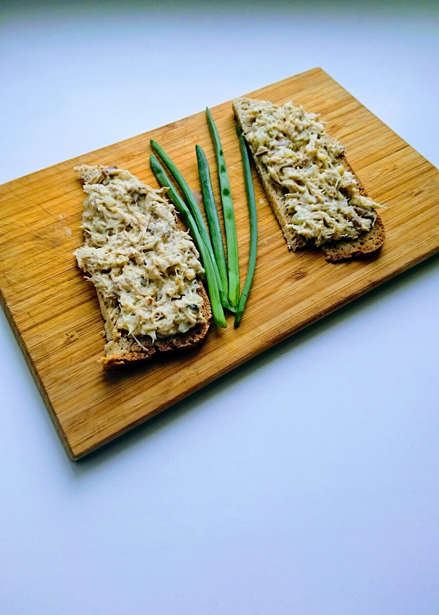 Очень вкусная закуска на праздничный стол и в будни - рийет из скумбрии. 