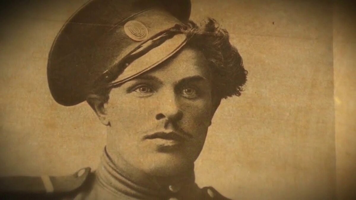 ФОТО: Самый известный казак, Козьма́ Фи́рсович Крючко́в (1890 — 18 августа 1919) — донской казак.  Был первым награждённым Георгиевским крестом в Первую мировую войну. В августе 1914 года снискал славу героя всей воюющей России. Участвовал в гражданской войне на стороне белых.