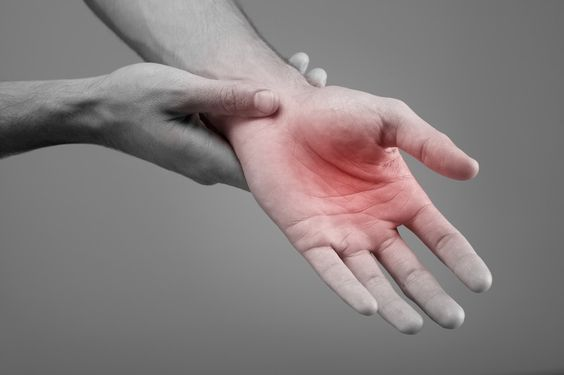 Боль, онемение и покалывание в кисти