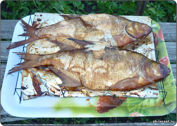 Лещ копченый, горячего копчения. Копчение.