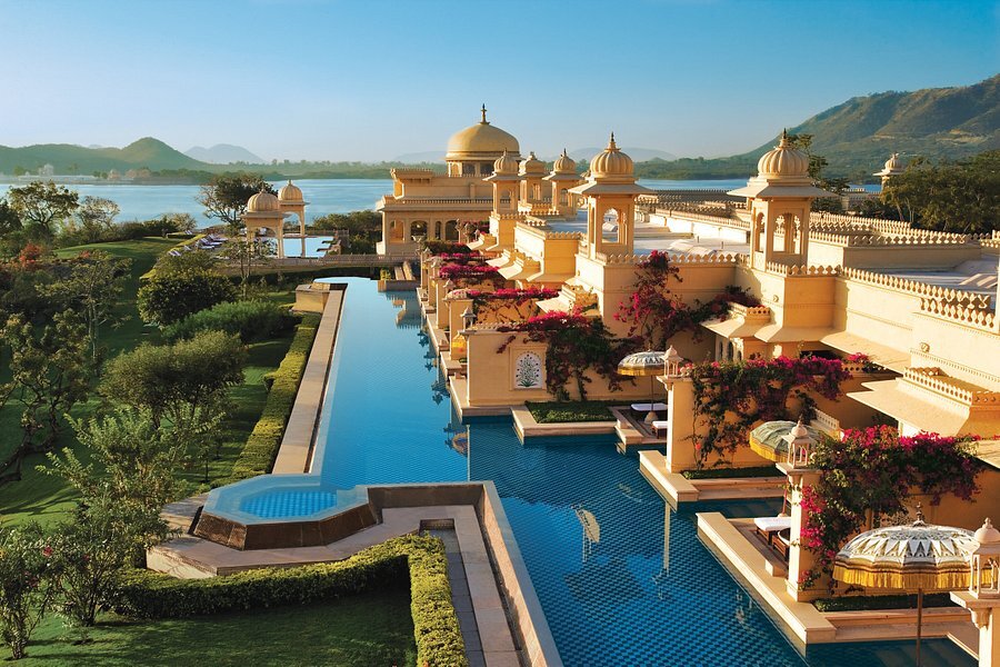Источник фото: https://dynamic-media-cdn.tripadvisor.com/media/photo-o/1b/a5/bc/68/guest-room.jpg?w=900&h=-1&s=1