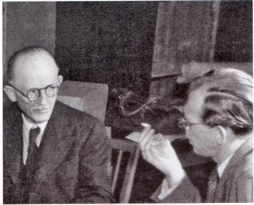 Август Волленгаупт — личный парикмахер Гитлера, дает интервью, 1948г. 
