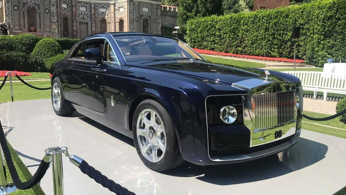 Rolls com. Rolls-Royce Sweptail. Rolls-Royce Sweptail 2017. Rolls Royce Sweptail 2022. Rolls Royce Sweptail салон.
